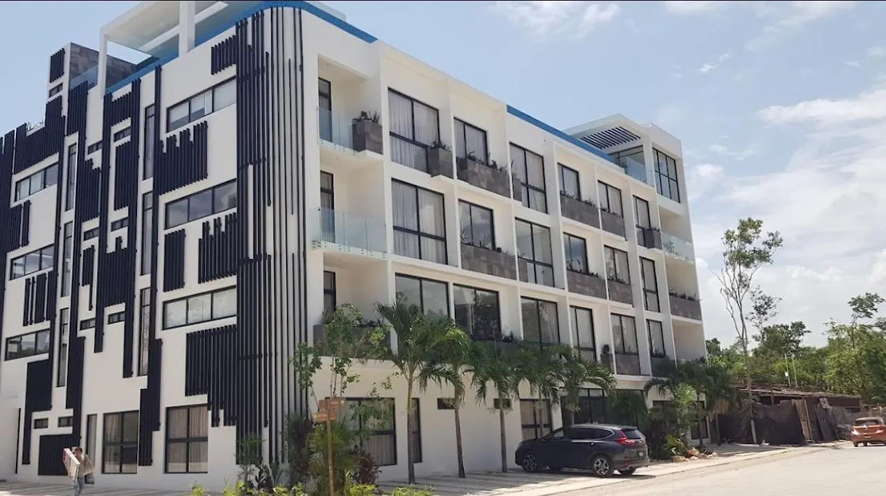 Mya, Elle & Elena Residences Τουλούμ